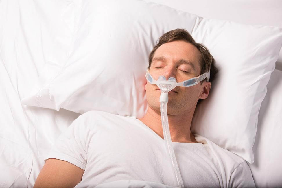 When it comes to Central Sleep Apnea treatment, there are two core therapy options: CPAP or ASV.